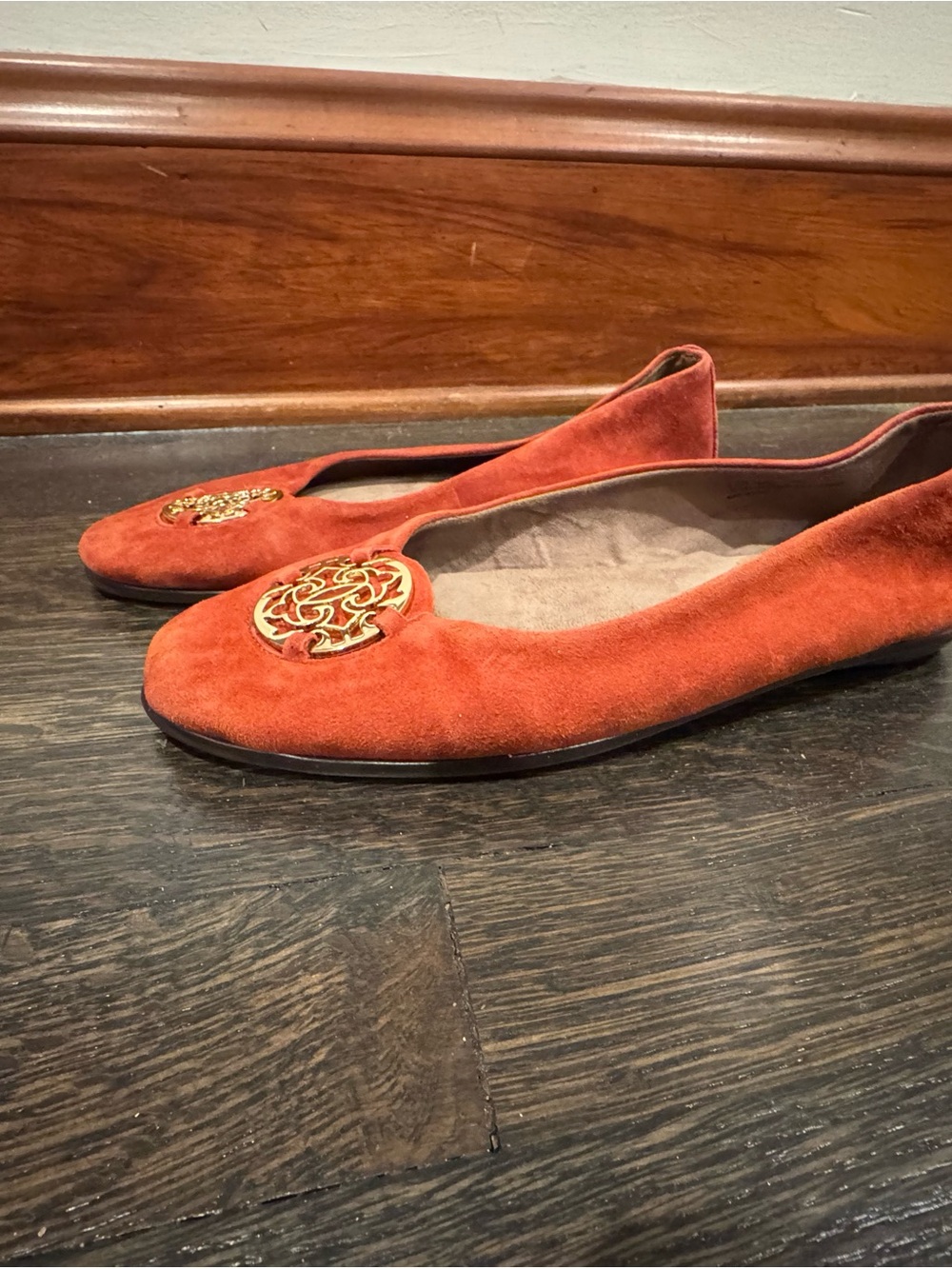 AEROSOLES Rust Suede Flats with Gold Emblem - Picture 4 of 9